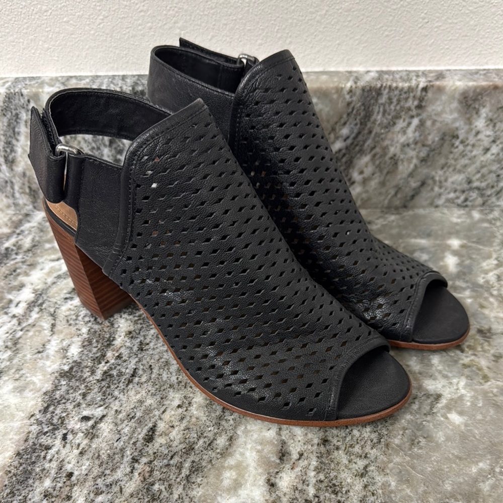 Steve Madden Black Chunky Heel Peep-Toe Heels